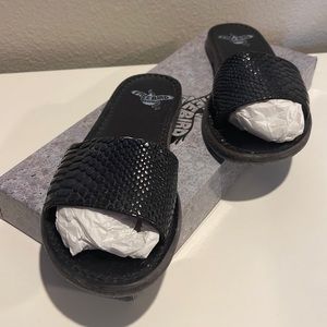 Freebird By Steven Golden Black Snake Sandals